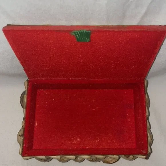 Shell Covered Small Box - Picture 9 of 9